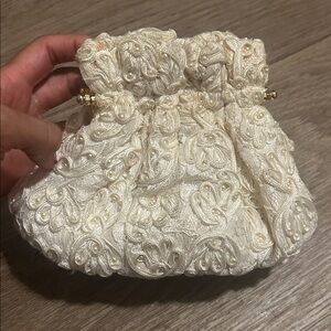 Pearl Clutch